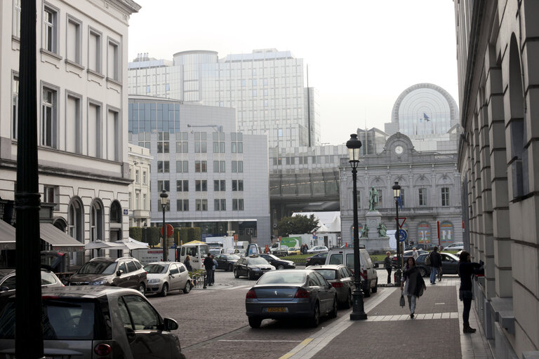 Foto 13: European Parliament seen from the rue du Luxembourg.