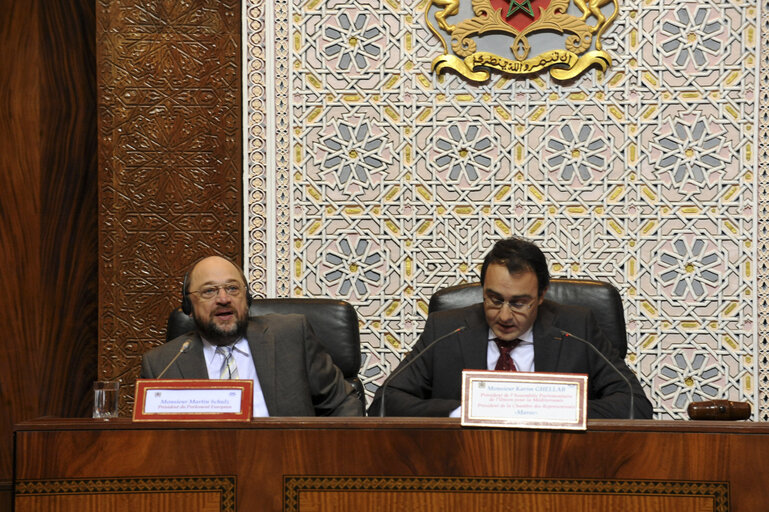 Foto 39: European Parliament President Martin Schulz, left, with Moroccan homologue Khalil Ghellab, right, in Rabat on March 25, 2012.