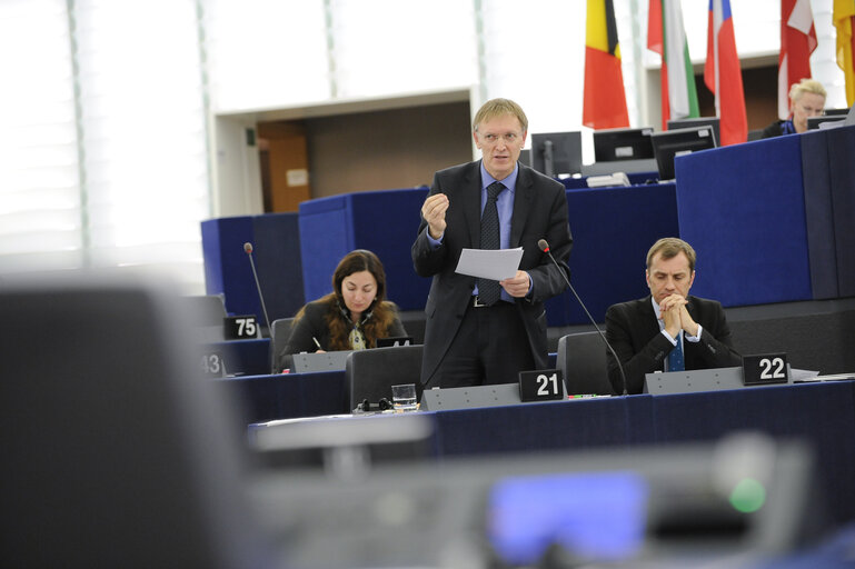 Photo 8: Plenary Session Week 16 2012 Our life insurance, our natural capital: an EU biodiversity strategy to 2020