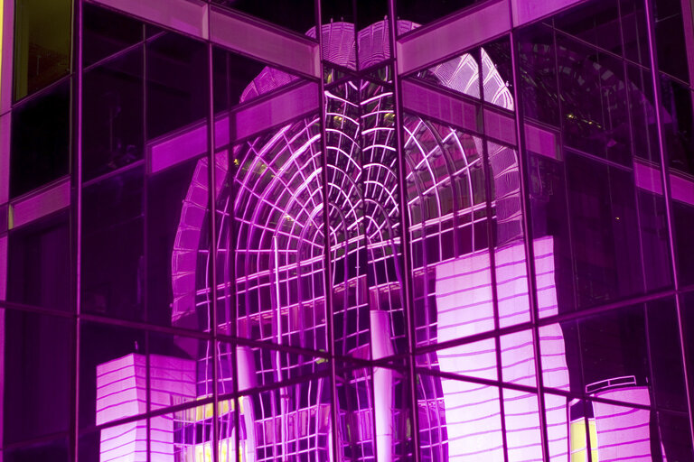 Снимка 20: Pink illumination on the EP building in Brussels in connection with the Breast Cancer Awareness day at the EP in Brussels.