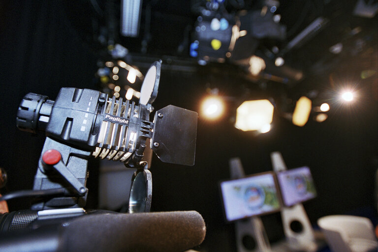 Photo 15: Audiovisual service and media at the EP.