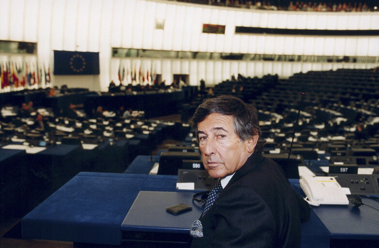 Foto 9: Umberto SCAPAGNINI at the EP in Strasbourg.