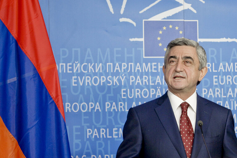 Foto 2: EP President meets with president of Armenia