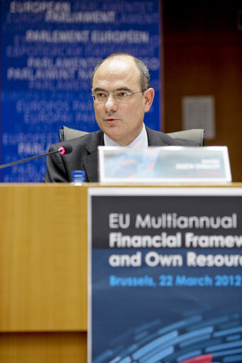 Photo 32: EU multiannual financial framework and own resources. EU budget beyond 2013 which expenditure and which resources