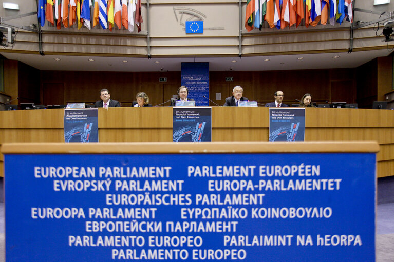 Photo 25: EU multiannual financial framework and own resources.  EU budget beyond 2013 which expenditure and which resources