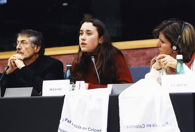 Photo 11 : Meeting with Ingrid Betancourt's daughter during the visit of the Colombian President to the EP. Betancourt was abducted by FARC rebels 2 years ago.