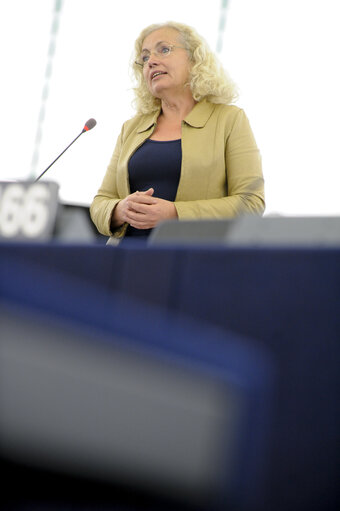 Photo 21: Plenary Session Week 16 2012 Our life insurance, our natural capital: an EU biodiversity strategy to 2020