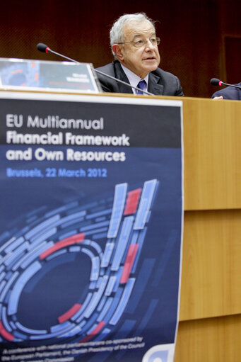 Photo 28: EU multiannual financial framework and own resources.  EU budget beyond 2013 which expenditure and which resources