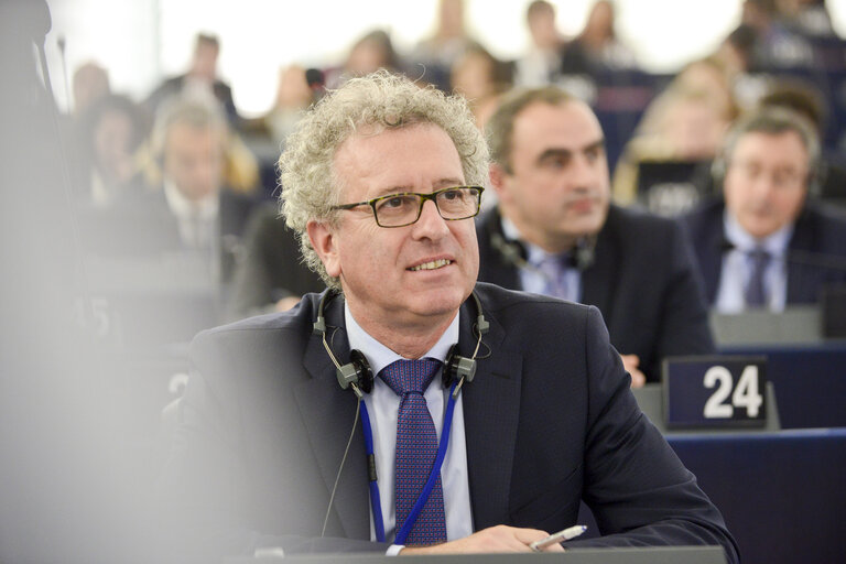 Photo 9 : Plenary Session week 44 2015 in Strasbourg - Draft general budget of the European Union for 2016