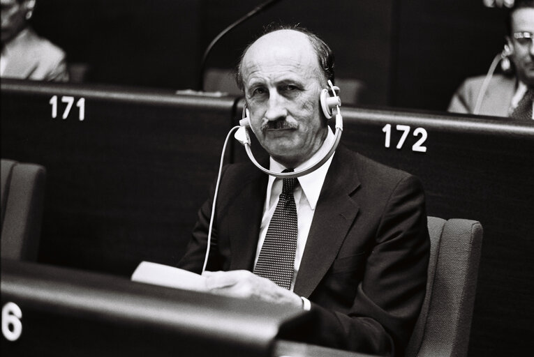 Fotografie 15: The delegue Vincent ANSQUER during a session in June 1978 in Brussels.