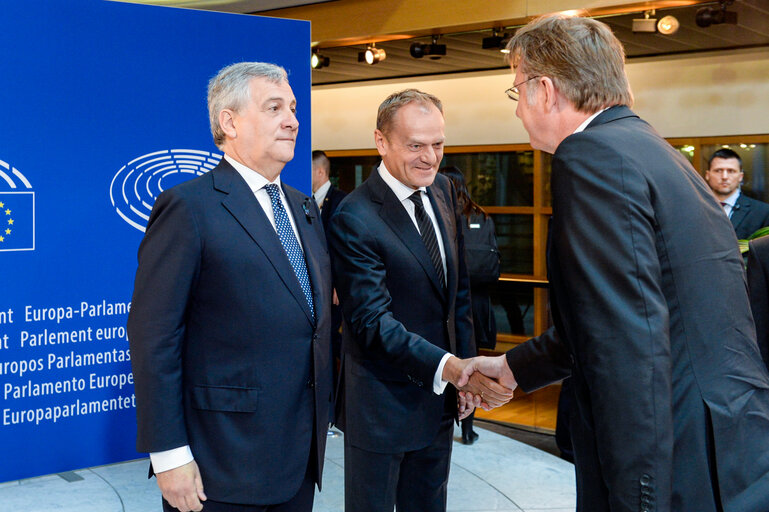 Suriet 19: European Ceremony of Honour for Dr. Helmut KOHL - Antonio TAJANI, EP President, on the left, and Donald TUSK, President of the European Council, in the centre