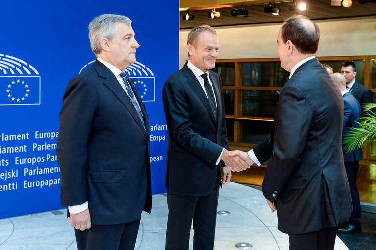 Suriet 23: European Ceremony of Honour for Dr. Helmut KOHL - Antonio TAJANI, on the left, and Donald TUSK, President of the European Council, in the centre