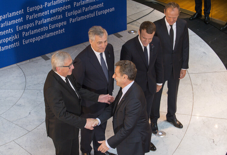 Fotagrafa 37: European Ceremony of Honour for Dr. Helmut KOHL - Nicolas SARKOZY, former President of the French Republic, on the right, welcomed by Jean-Claude JUNCKER, President of the EC, Antonio TAJANI, EP President, Emmanuel MACRON, President of the French Republic, and Donald TUSK, President of the European Council (from left to right)