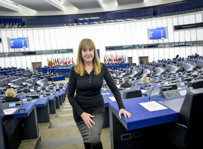 Suriet 4: Maria Teresa GIMENEZ BARBAT in the European Parliament in Strasbourg