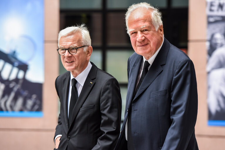 Suriet 5: European Ceremony of Honour for Dr. Helmut KOHL, Former Chancellor of the Federal Republic of Germany and Honorary Citizen of Europe (1930 - 2017) at the European Parliament in Strasbourg- Arrival