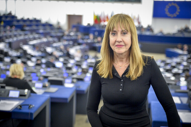 Fotografi 1: Maria Teresa GIMENEZ BARBAT in the European Parliament in Strasbourg