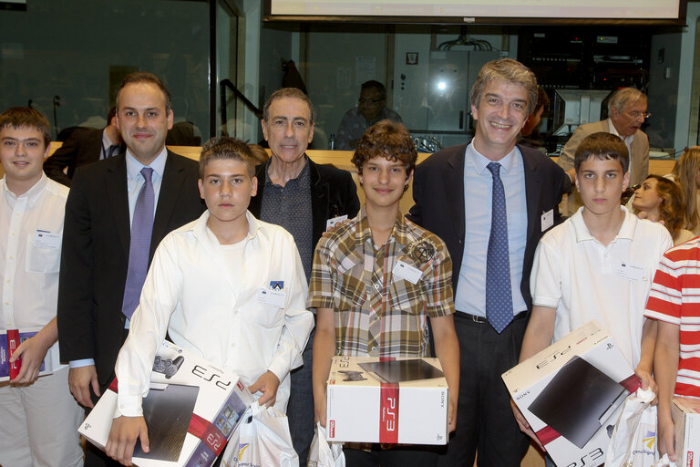 Fotografia 8: Fakes Cost More: Awareness Drive. Official Award ceremony of the REAL fake school competition.