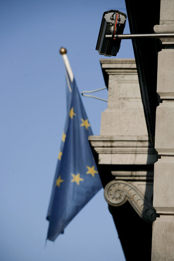 Fotogrāfija 29: Camera Securité  Security 2010, Parlement européen à Bruxelles, DRAPEAU / FLAG 2010-01-07
