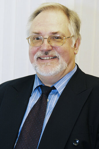 Foto 2: Portrait of MEP Helmut KUHNE