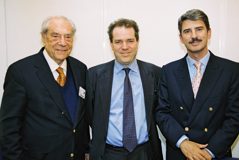 Fotografi 7: Visit of Gabriel VALDES, former Chilean Foreign Minister