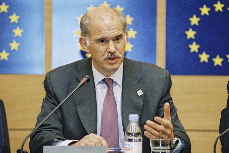 Fotografija 14: Press Conference of Georgios PAPANDREOU, Foreign Minister of Greece at the European Parliament in Strasbourg