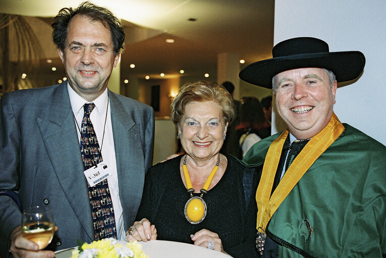 Photo 25: EP President is honored by the Confraria do Vinho Verde