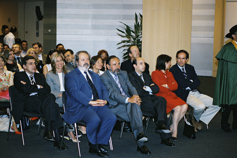 Photo 24: EP President is honored by the Confraria do Vinho Verde