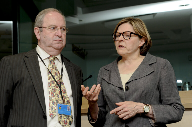 Photo 18: Exchange of views within the Human Rights Subcommittee