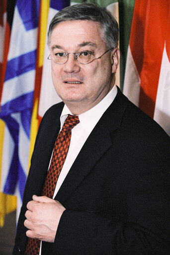 Fotografia 3: Portrait of MEP Hans KRONBERGER at the European Parliament in Brussels