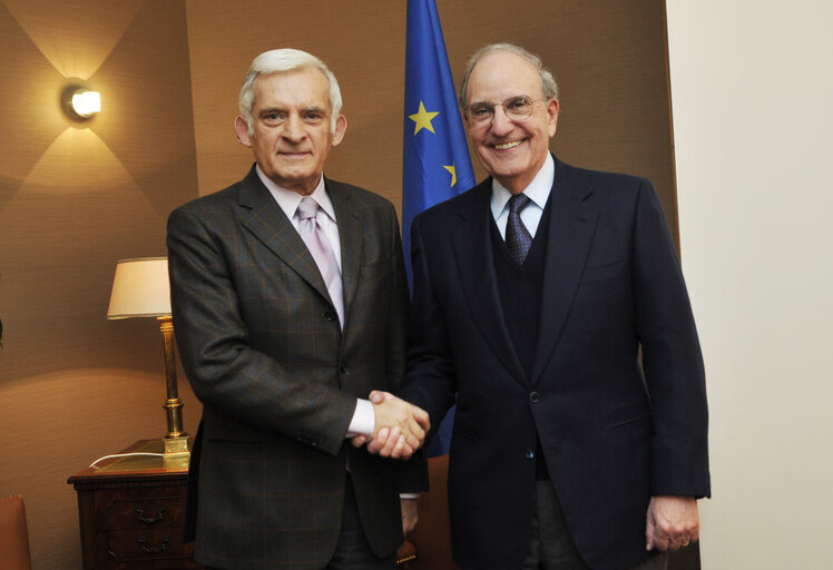 Foto 4: EP President meets  with US President's Special Envoy for the Middle East Peace Process.