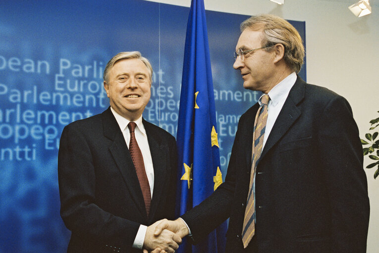 Fotogrāfija 10: Pat COX, EP President meets with Yves MENY