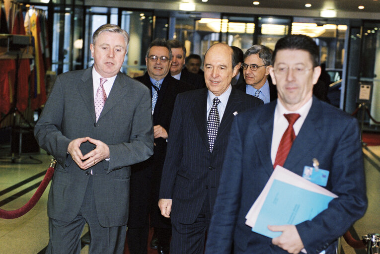 Foto 5: Pat COX - EP President meets with Costas SIMITIS, European Council President-in-Office