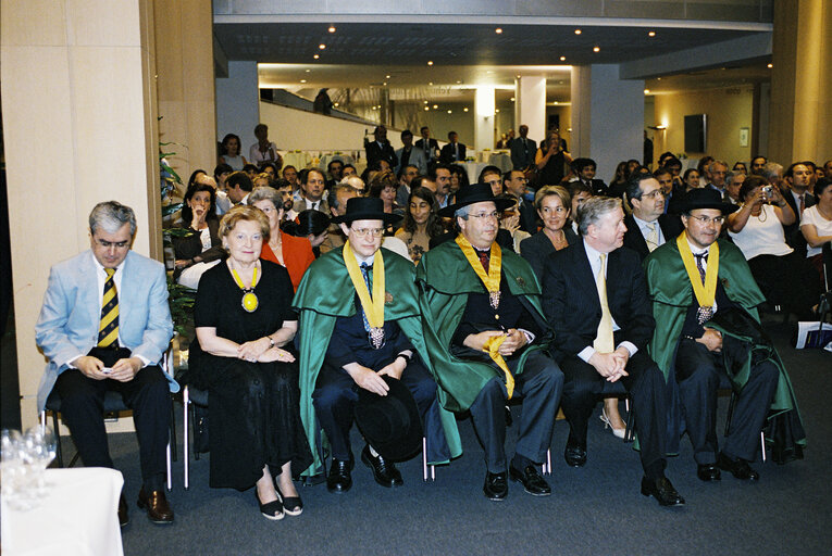 Photo 29: EP President is honored by the Confraria do Vinho Verde