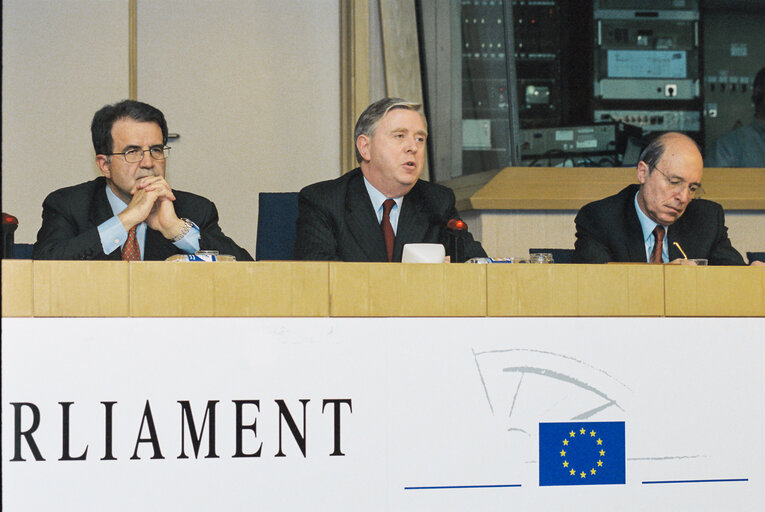 Fotografija 6: Press Conference of EP President, EC President and European Council President-in-Office on the Outcome of the EU Spring Summit