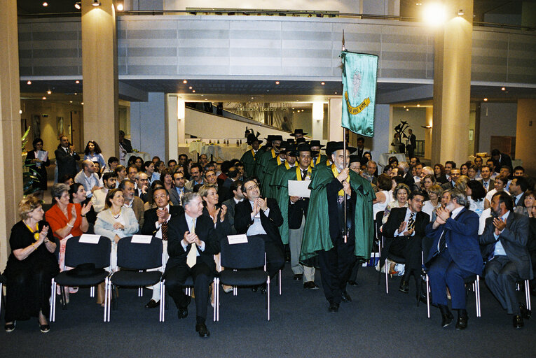 Photo 30: EP President is honored by the Confraria do Vinho Verde