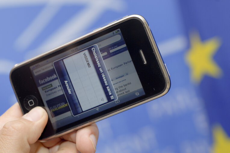 The European Parliament on Facebook Social Network