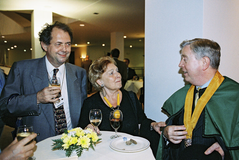 Photo 31: EP President is honored by the Confraria do Vinho Verde