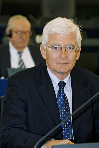 Valokuva 4: MEP Reinhard RACK in Plenary Session in Strasbourg in December 2002