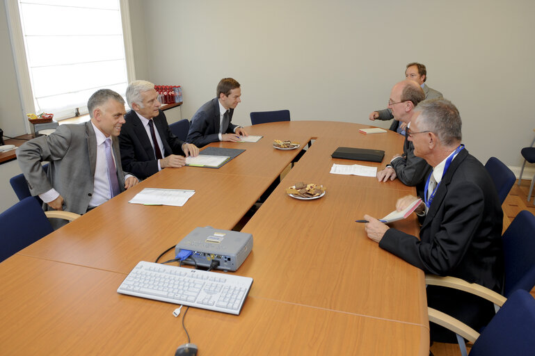 Foto 4: Visit of Jerzy BUZEK, President of the European Parliament to the European Defence Agency EDA.