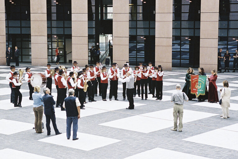 Fotó 1: Performance of Italian traditional music band - Piccola Primavera from Verla di Giovo