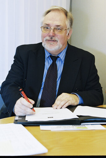 Valokuva 6: Portrait of MEP Helmut KUHNE