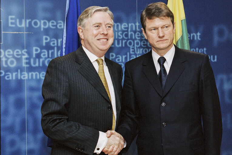 Billede 4: Pat COX - EP President meets with Rolandas PAKSAS, President of Lithuania