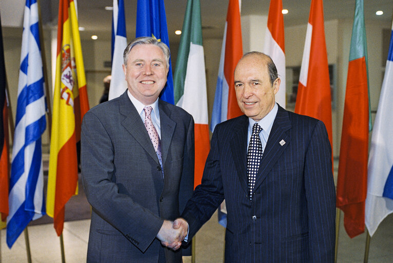 Foto 6: Pat COX - EP President meets with Costas SIMITIS, European Council President-in-Office