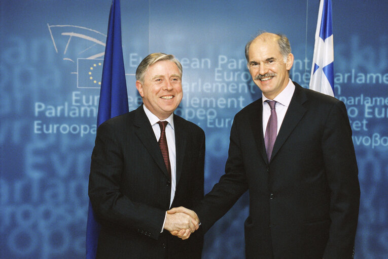 Fotografija 13: Pat COX - EP President meets with Georgios PAPANDREOU, Minister for Foreign affairs of Greece