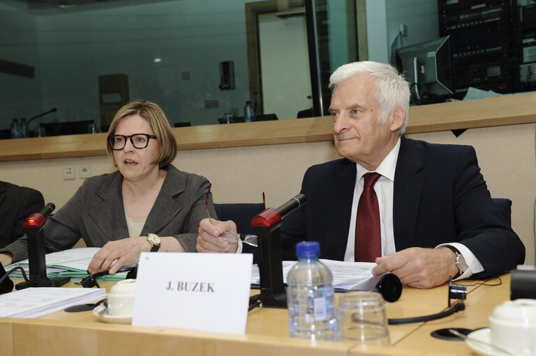 Photo 15: Exchange of views within the Human Rights Subcommittee