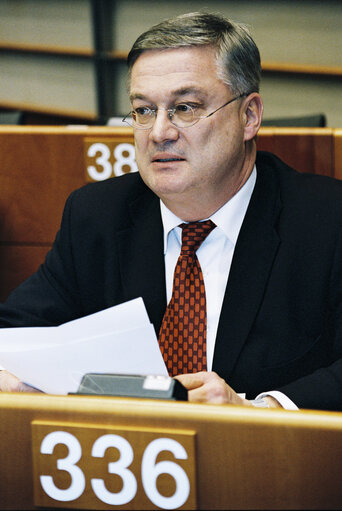 Fotografia 6: Portrait of MEP Hans KRONBERGER at the European Parliament in Brussels