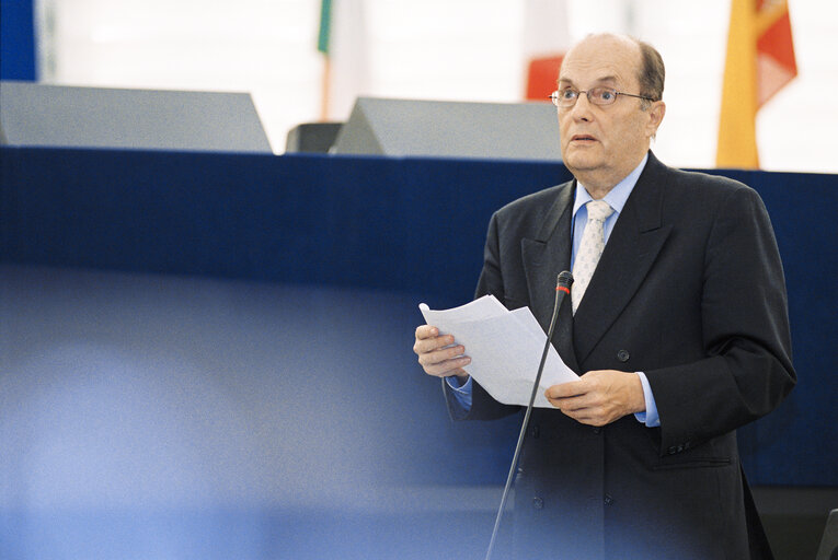 Foto 2: European Ombudsman in Plenary Session in Strasbourg in September 2002