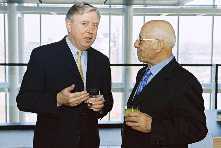 Valokuva 9: Reception with Speaker of the Palestinian Legislative Council at the European Parliament in Strasbourg