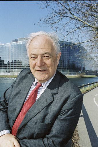 Fotografie 3: MEP John PURVIS at the European Parliament in Strasbourg