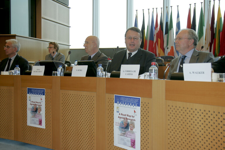 Photo 1 : Workshop: A road map for Ageing Research